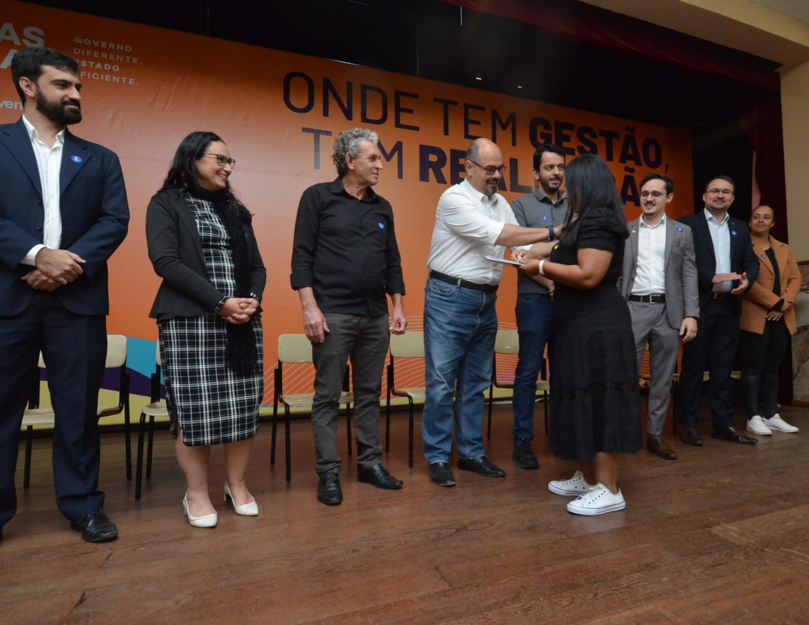 Governo de Minas beneficia famílias de São Vicente de Minas com entrega de moradias