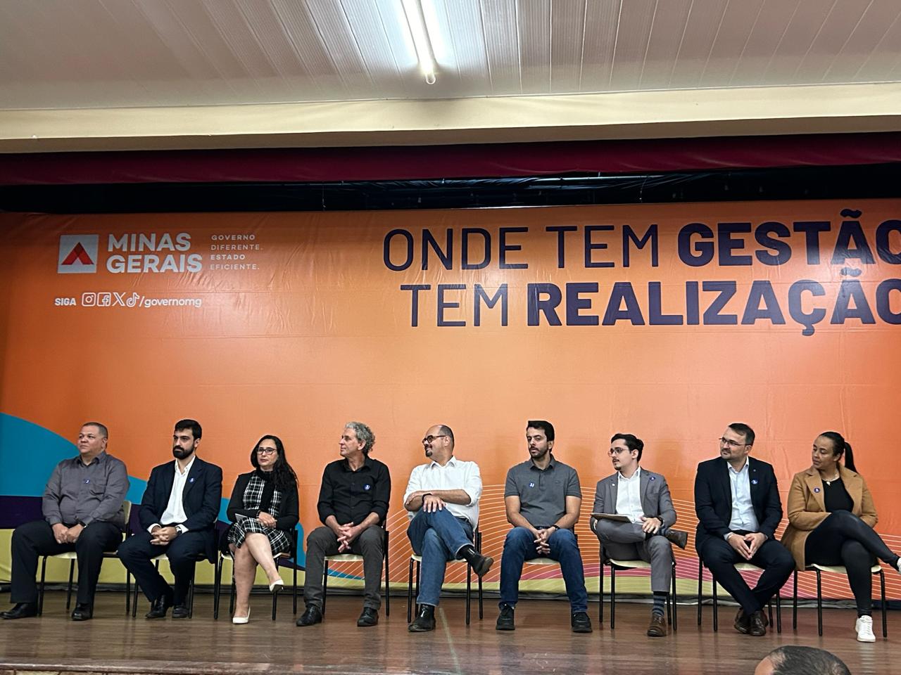 Governo de Minas beneficia famílias de São Vicente de Minas com entrega de moradias